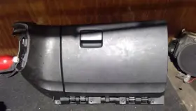 260.gm9a19 Gmc Truck Acadia 2019 Glove Box 930704