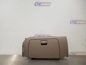 260.gm9i16 Gmc Truck 16 Yukon Xl Slt Glove Box Cocoa Dune