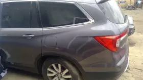 260.ho1519 Honda Pilot 2019 Glove Box 1088867