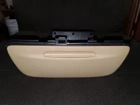 260.ho1o08 Honda Odyssey 2008 Glove Box Center Dash Storage Tan Trim
