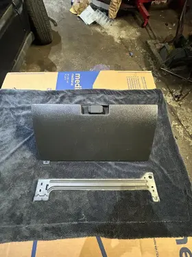 77501-sh3-010za Honda 88-91 Crx Glove Box Assembly Complete As Pictured
