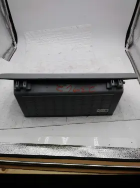 Nj25-23962-609116 Hyundai 1770707 2020 Palisade Black Glove Box Door Used With Scratches Nj25-23962-609116 Hyundai 1770707 2020 Palisade Black Glove Box Door Used With Scratches