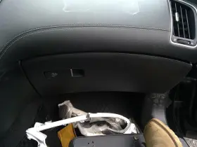 260.in1v17 Infiniti Q60 2017 Glove Box 1596904