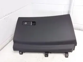 260.in1v19 Infiniti Q60 2019 Glove Box 891678