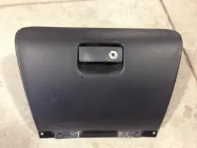 260.ja1r99 Jaguar 99 Xjr Black Leather Glove Box As Shown Trim Leg 10250