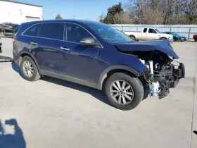 260.ki1219 Kia Sorento 2019 Glove Box 8301820