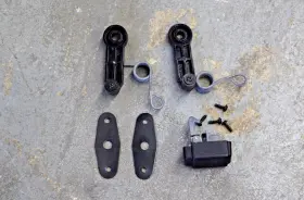 Btr9908 Land Rover Discovery 2 Oem Glove Box Glovebox Spring Roller Latch Bracket Hinge