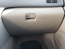 260.le1h01 Lexus Es300 2001 Glove Box 132611