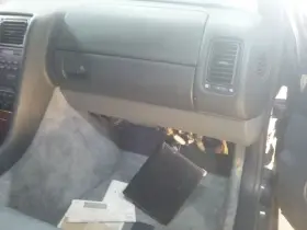 260.le1t93 Lexus Ls400 1993 Glove Box 1459778