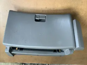 55433-48040 Lexus 45433-48040 1999-2003 Rx300 Glove Box Front Passenger Side Sandalwood Oem 55433-48040 Lexus 45433-48040 1999-2003 Rx300 Glove Box Front Passenger Side Sandalwood Oem
