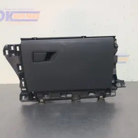 260.ma1w22 Maserati 22 2022 Levante Modena S Glove Box Black