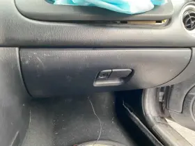 260.mz1o03 Mazda Miata 2003 Glove Box 635878