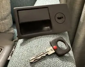 1246800084 Mercedes W124 S124 C124 Dash Glove Box Lock And Key 300e Te D Ce 260e 1987-1992