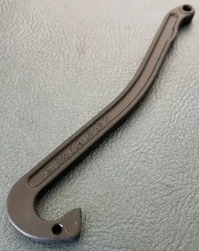 124-689-04-87 Mercedes-benz Glove Box Catch - For 300ce 300e 300te And More