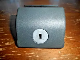 2026800784 Mercedes-benz 1996 W202 - Glove Box Latch No Key