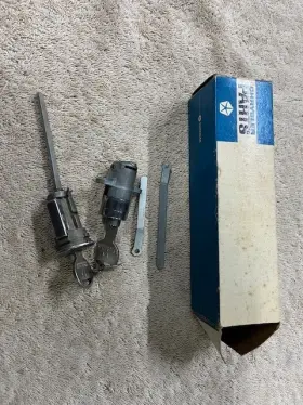2932398 Mopar D/lid And Glove Box Lock Cyl. Keys Pkg. 68 Inch B Body R.w