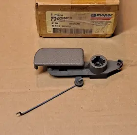 Hj79mf8 Mopar 1993-1997 Concorde Intrepid Lhs New Yorker Nos Glove Box Latch And Handle