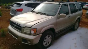 260.da1201 Nissan Pathfindr 2001 Glove Box 275678