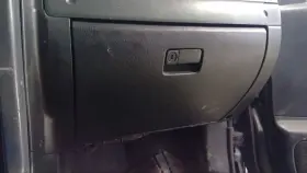 260.da1804 Nissan Xterra 2004 Glove Box 1045452