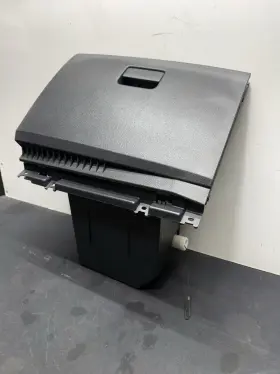 68520em31a Nissan 2007-2012 Versa Glove Box Storage Compartment Assembly Oem