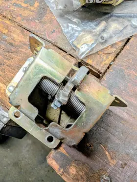 Bd-15898 Oem Jaguar E Type Boot Latch Bd-15898 Oem Jaguar E Type Boot Latch