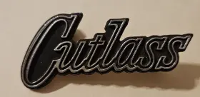 405433 Oldsmobile 1971-1972 Cutlass Glove Box Emblem Fc-1
