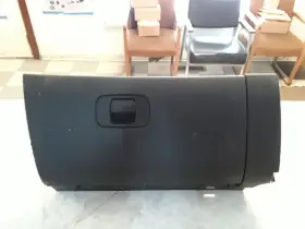 260.gm2h05 Pontiac 2005 G6 Glove Box 135583
