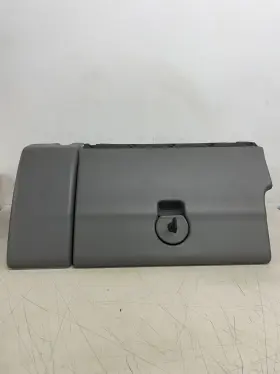 260.gm2j05 Pontiac 2005 Aztek Glove Box