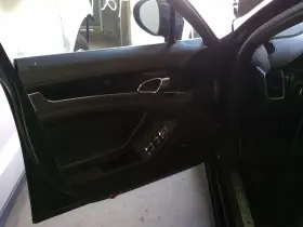 260.po1u16 Porsche Panamera 2016 Glove Box 943110