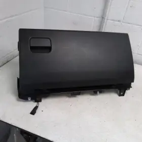 260.rv1617 Rover Discovery 2017 Glove Box 946670