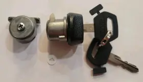 8422578 Saab 99 Glove Box Lock Nos With Oem Keys Housing And Screw Early Dash 1969 1973 8422578 Saab 99 Glove Box Lock Nos With Oem Keys Housing And Screw Early Dash 1969 1973