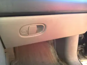 260.gm7407 Saturn Vue 2007 Glove Box 3240283