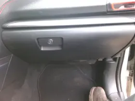 260.su1120 Subaru Forester 2020 Glove Box 834398