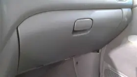 260.to1901 Toyota Tundra 2001 Glove Box 1090384