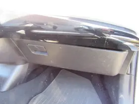 260.to1a17 Toyota Prius 2017 Glove Box 1020741