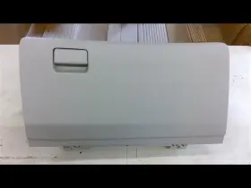 260.to1p10 Toyota Venza 2010 Glove Box 379235