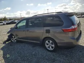260.to1q15 Toyota Sienna 2015 Glove Box 3989849