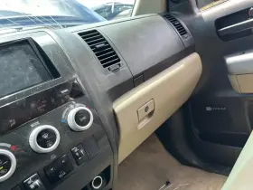 260.to1s08 Toyota Sequoia 2008 Glove Box 104665239 260.to1s08 Toyota Sequoia 2008 Glove Box 104665239