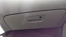 260.vw1411 Volkswagen Routan 2011 Glove Box 1050244