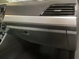 260.vw1h20 Volkswagen Jetta 2020 Glove Box 1822011