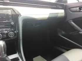 260.vw1n20 Volkswagen Passat 2020 Glove Box 2995130