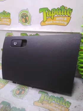 260.vw1o20 Volkswagen Passat 2020 Glove Box 2527884