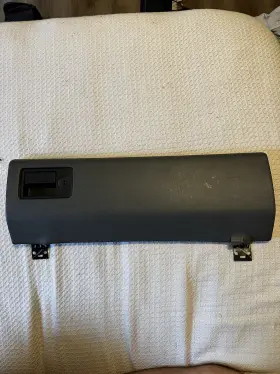 1390446 Volvo 93-97 850 Glove Box W/ Handle And Working Lock Mechanism Hinges