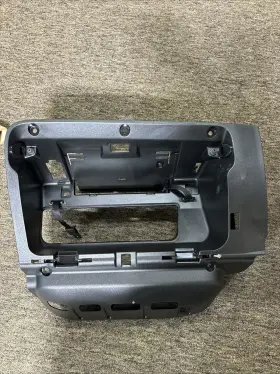 31442716 Volvo 2021-2024 Xc40 Glove Box Housing B130